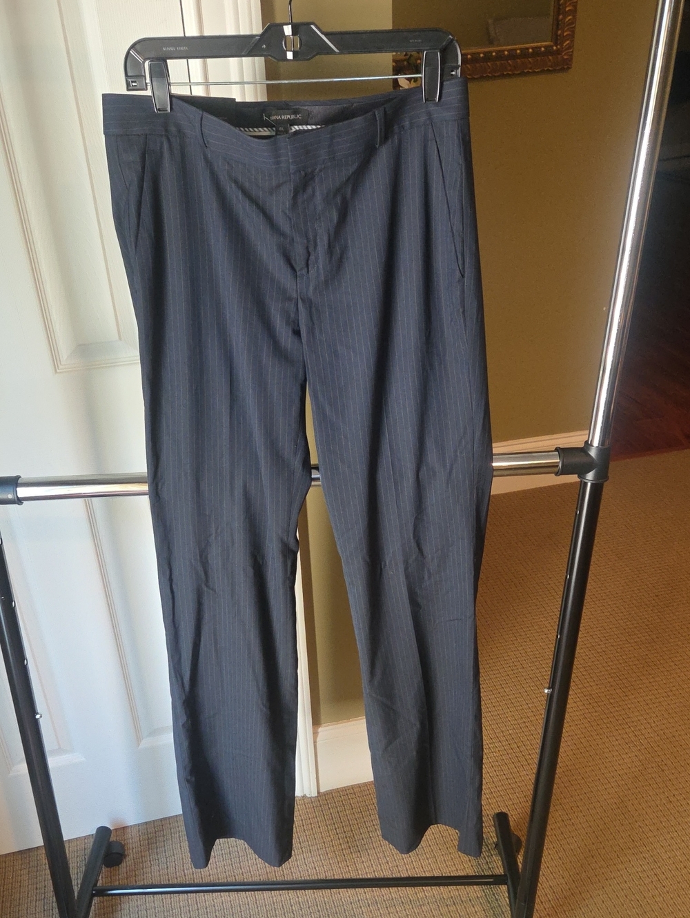 Banana Republic Women's Navy Pinstripe Trousers - 8L
